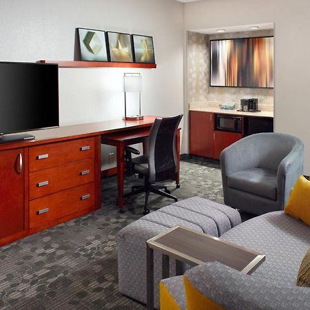 Courtyard By Marriott Greensboro Extérieur photo