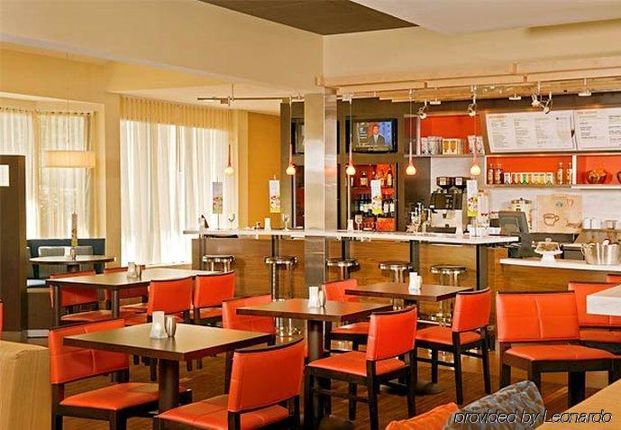 Courtyard By Marriott Greensboro Extérieur photo