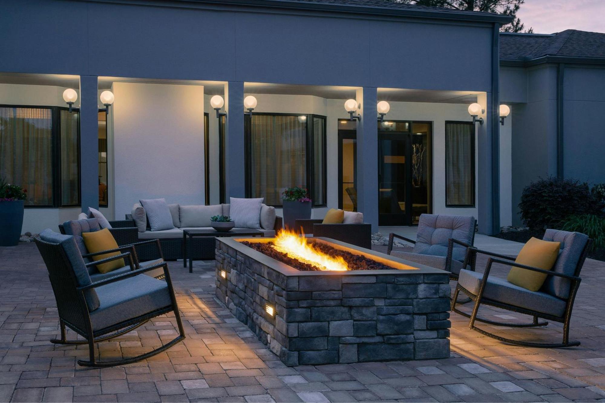 Courtyard By Marriott Greensboro Extérieur photo