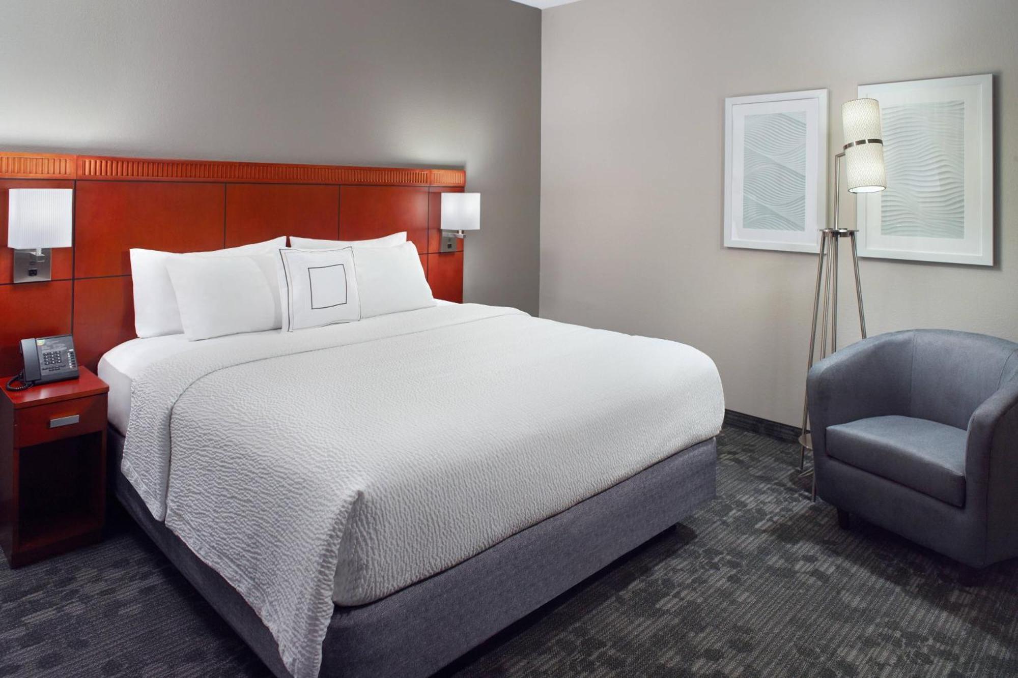 Courtyard By Marriott Greensboro Extérieur photo