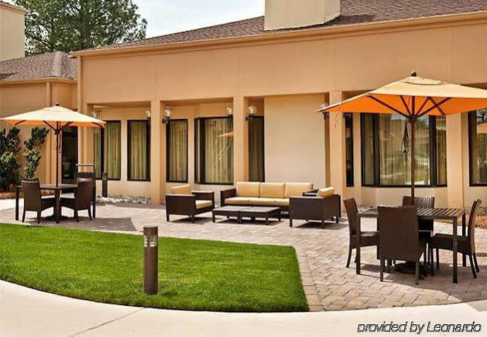 Courtyard By Marriott Greensboro Extérieur photo